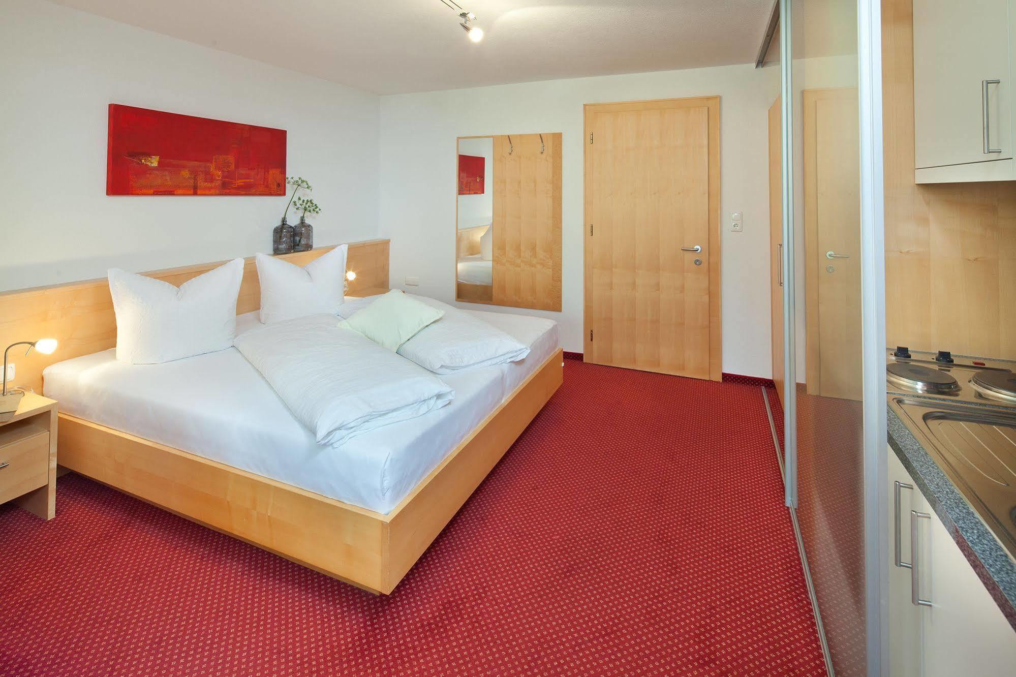 Aparthotel Brunnenhof ダーミュルス エクステリア 写真