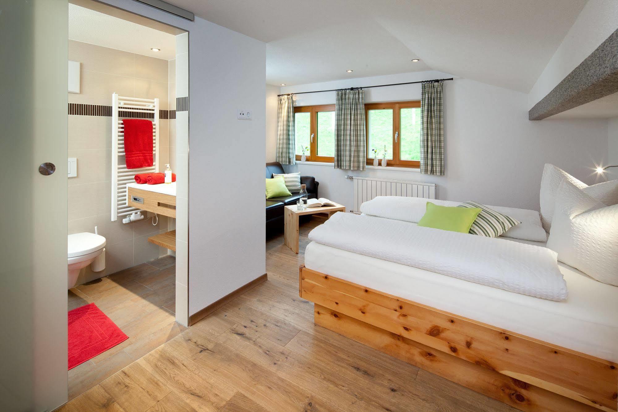 Aparthotel Brunnenhof ダーミュルス エクステリア 写真